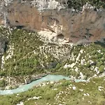 Au Centre De *