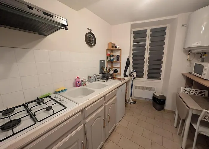 Apartment Au Centre De Greoux-les-Bains