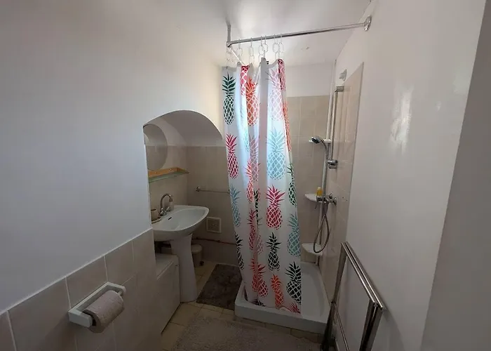 Au Centre De * Greoux-les-Bains